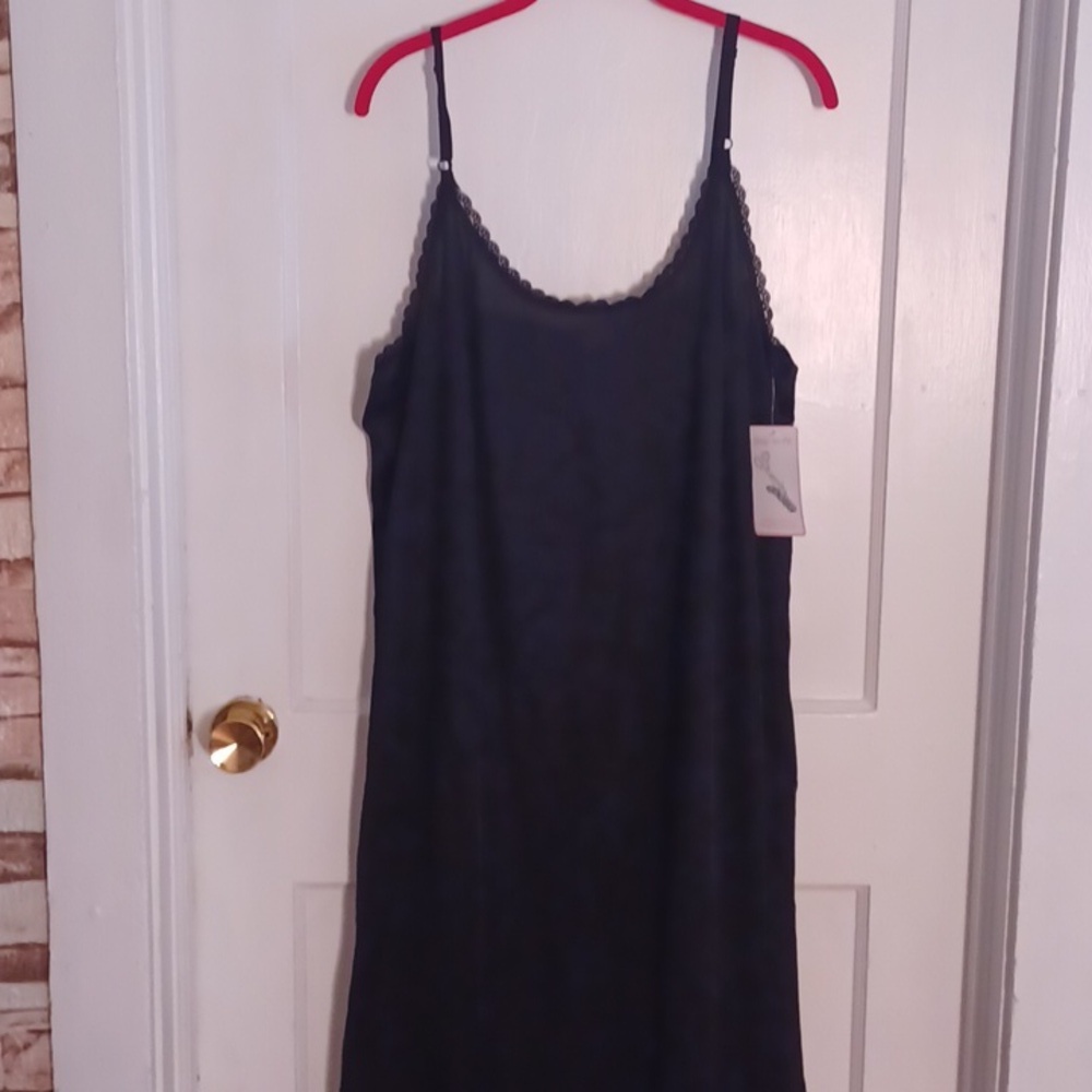 Comfort choice ship black woman size 22/24 nwt